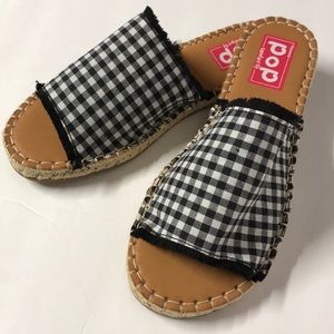 Black Sandal Gingham sandal size 7 NWT with box slide-on